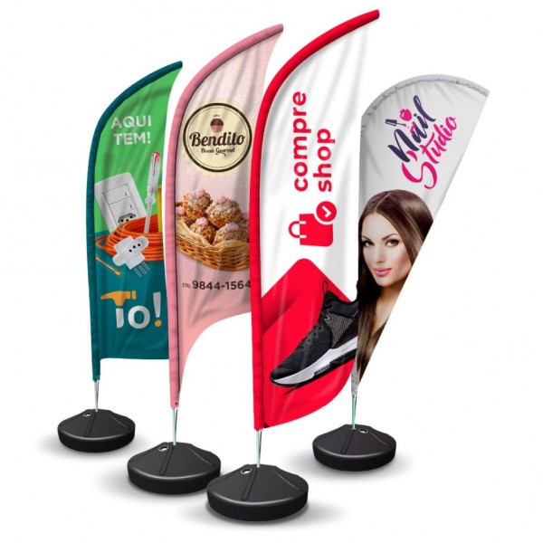 WINDBANNER PEQUENO - COM BASE DE CONCRETO