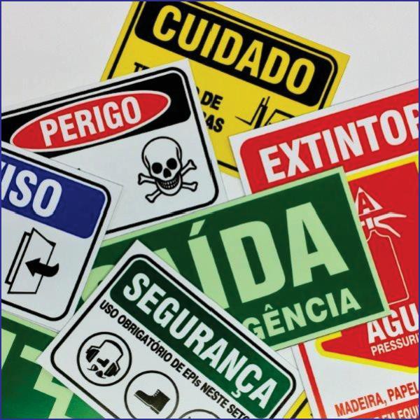 PLACA DE PVC ADESIVADA